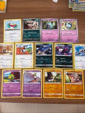 🕊️ Flying Pokémon Card Lot | Honchkrow Sirfetch'd Bombirdier Hawlucha ✨5/$25✨